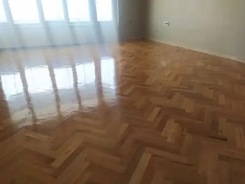 Memlik Parke Vernikleme